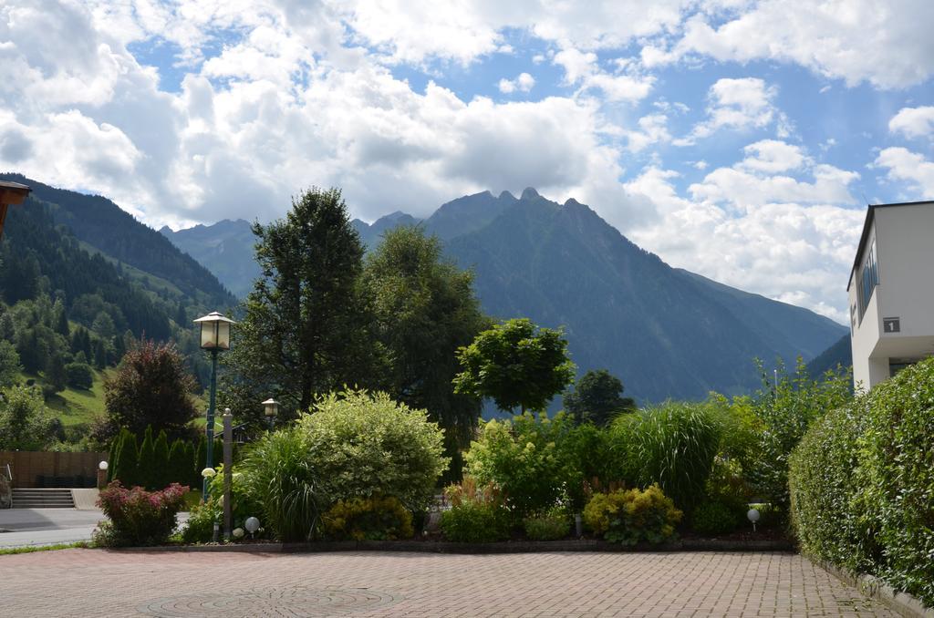 Pension Dorfplatzl Fusch an der Grossglocknerstrasse Luaran gambar